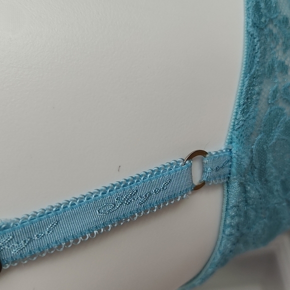 Victoria's Secret Light Blue Lace Bra - Picture 11 of 15